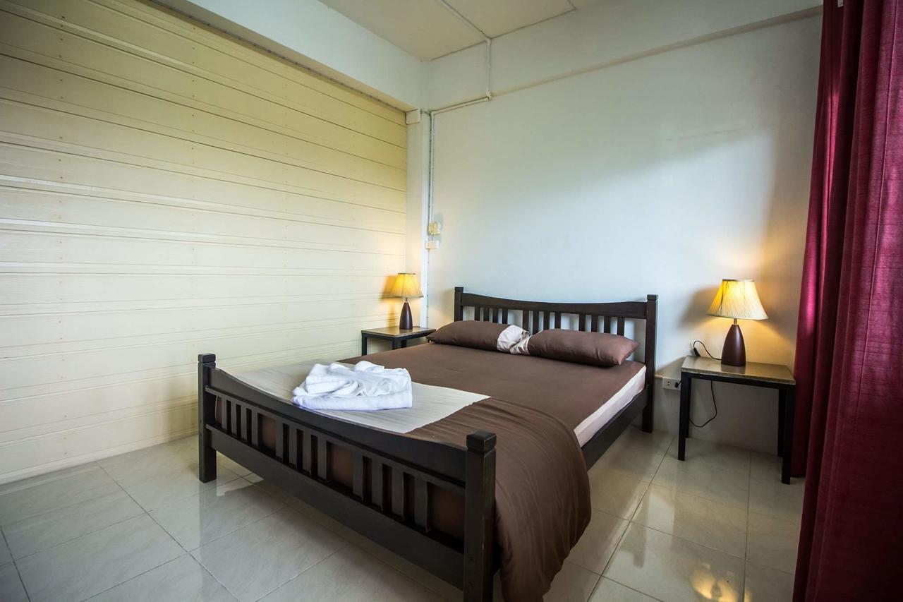 Savika Guesthouse Ranong Exteriör bild
