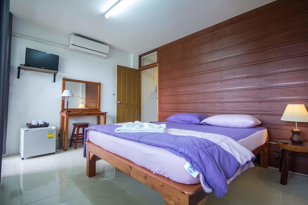 Savika Guesthouse Ranong Exteriör bild