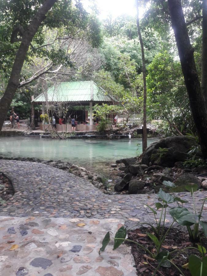 Savika Guesthouse Ranong Exteriör bild