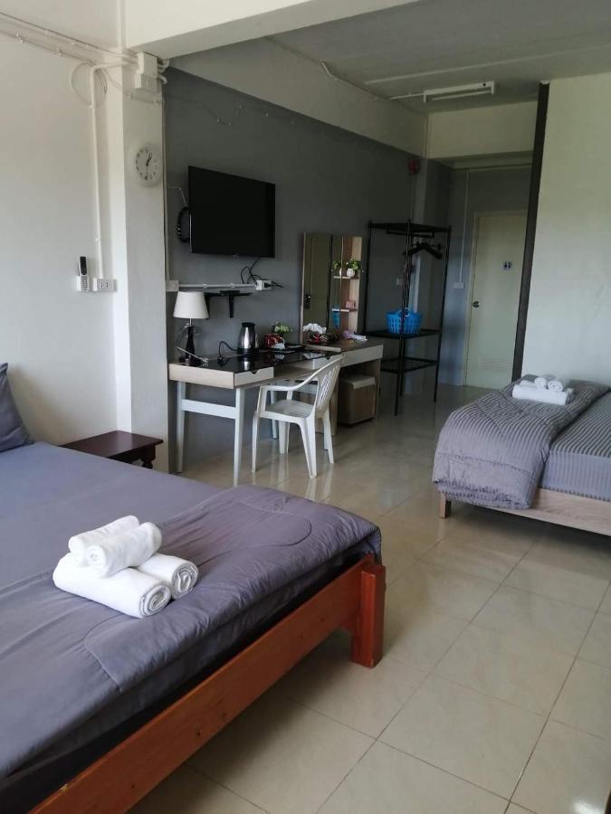 Savika Guesthouse Ranong Exteriör bild