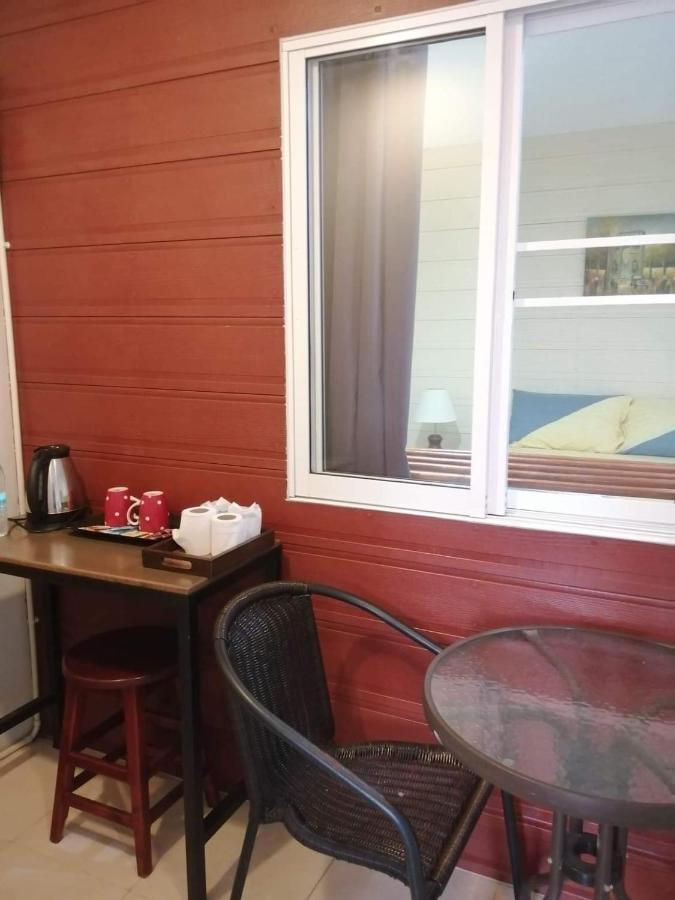 Savika Guesthouse Ranong Exteriör bild